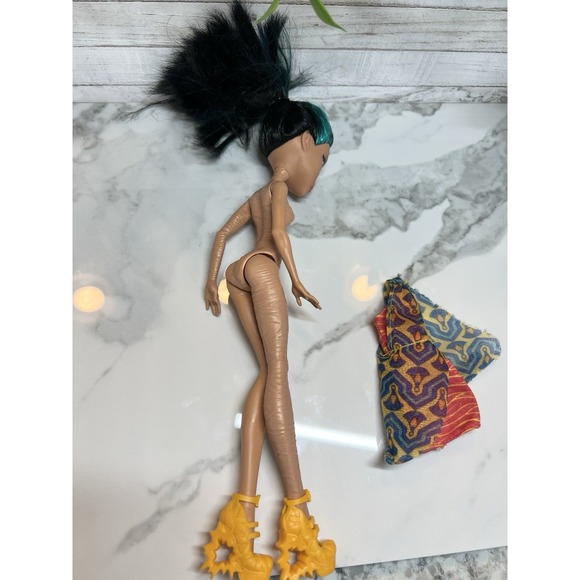 Monster High Cleo de Nile‎ - Picture 2 of 2